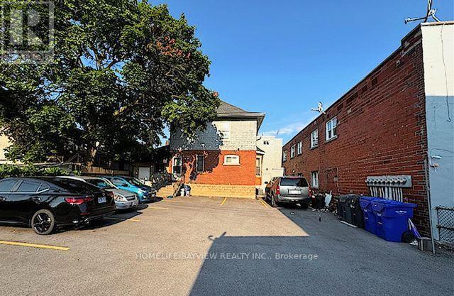 4898 Victoria Avenue Property Photo 12