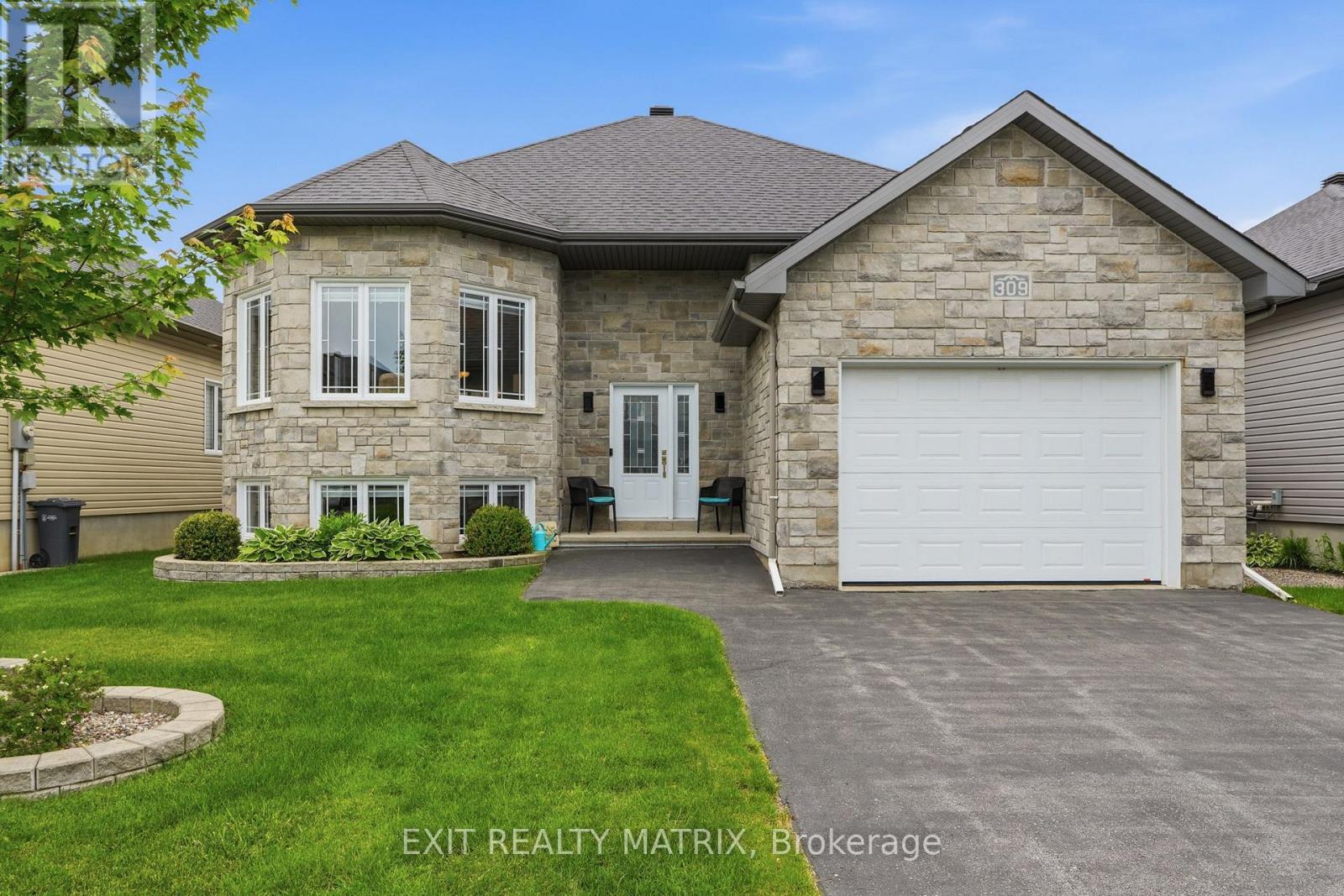 309 COLMAR STREET Property Photo 1