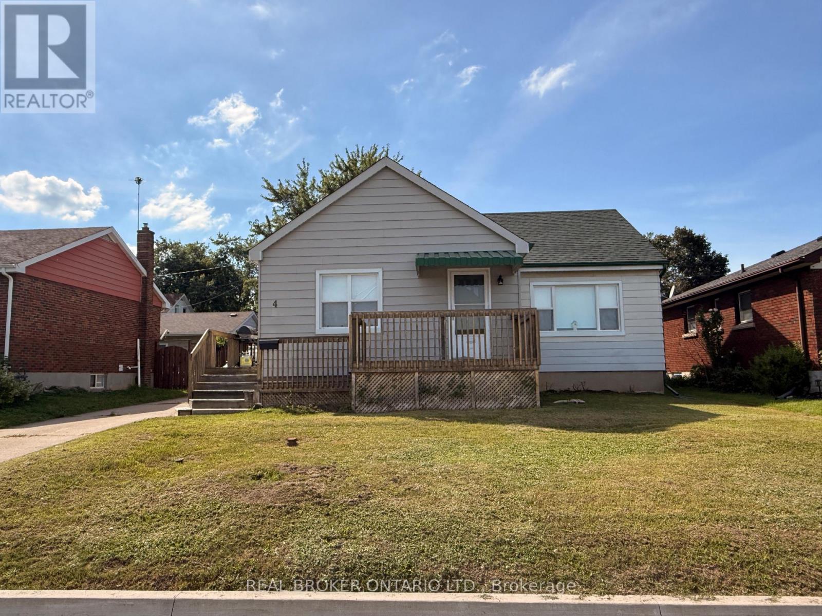 4 CONLON CRESCENT