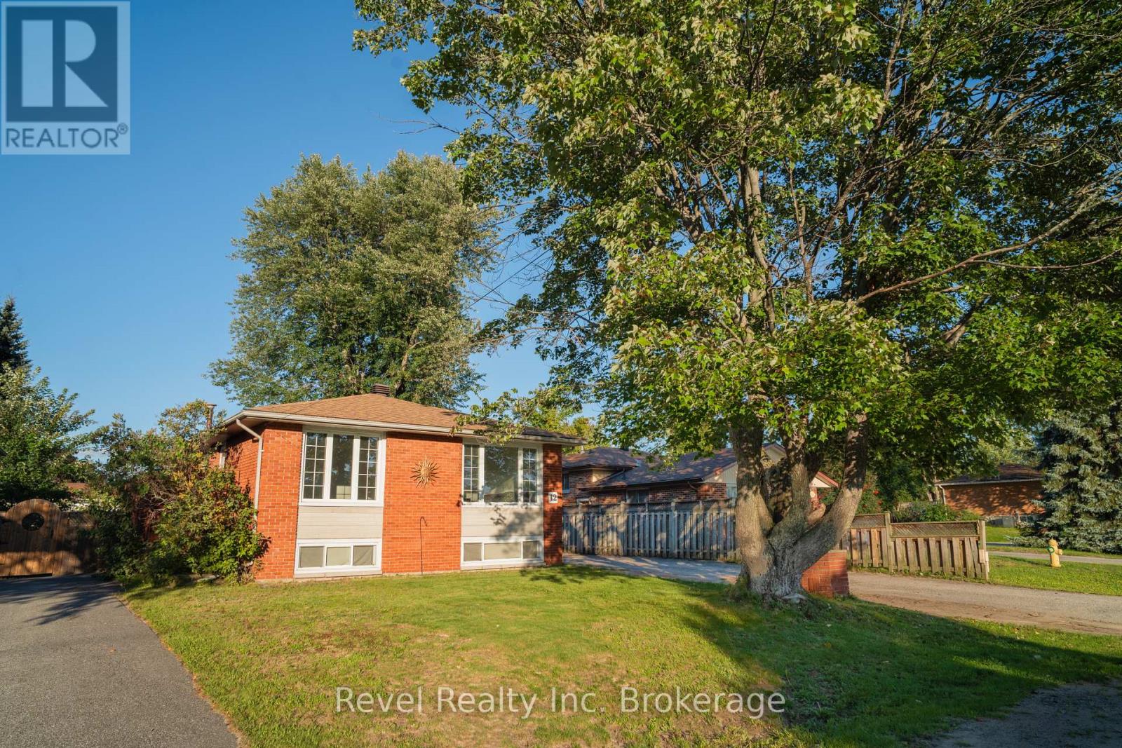 12 Nightingale Drive Property Photo 2