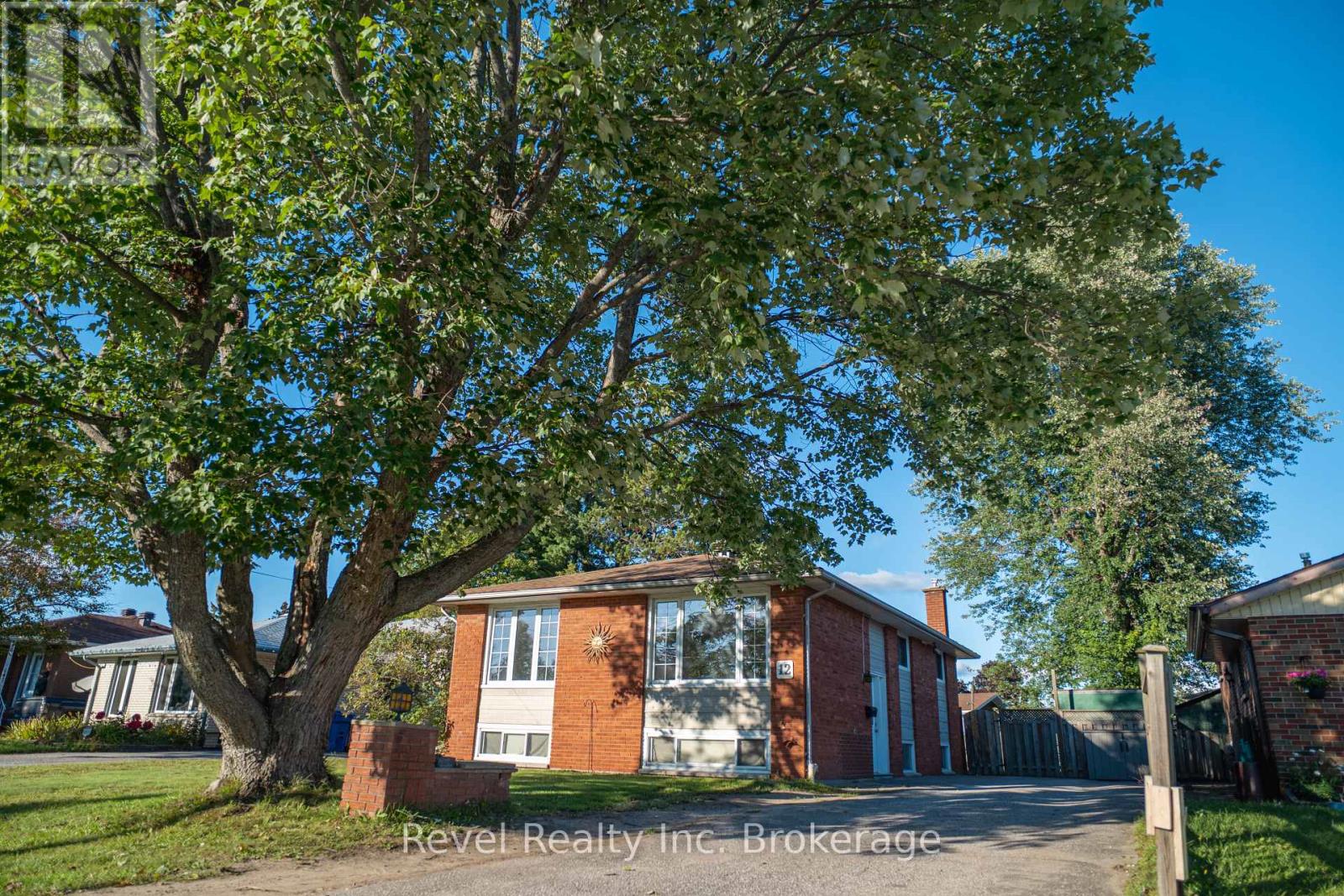 12 Nightingale Drive Property Photo 3
