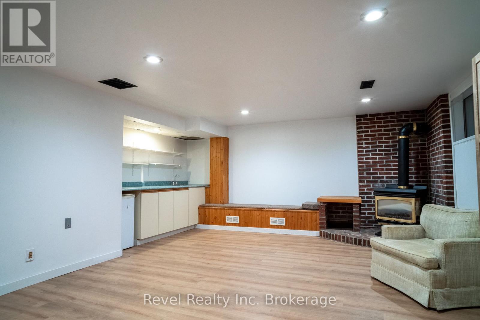 12 Nightingale Drive Property Photo 21