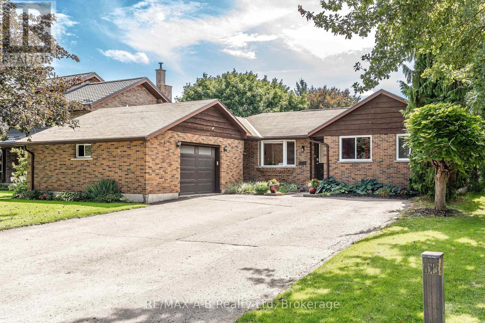 332 Widder Street E Property Photo 1