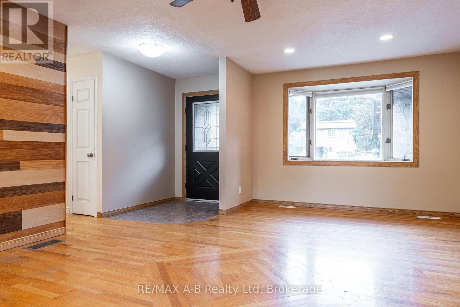 332 Widder Street E Property Photo 4