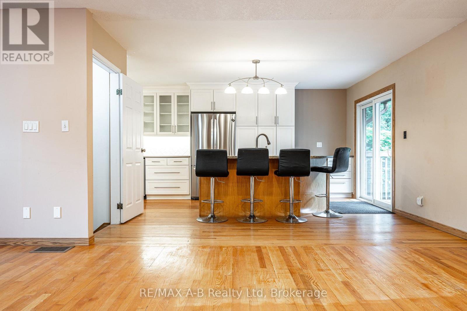 332 Widder Street E Property Photo 8
