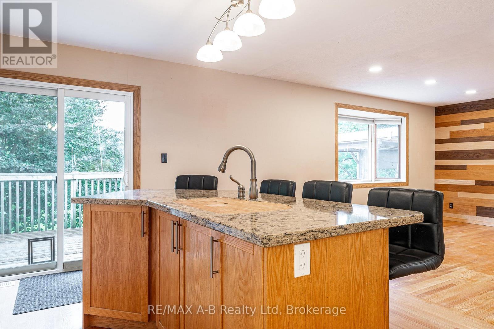 332 Widder Street E Property Photo 11
