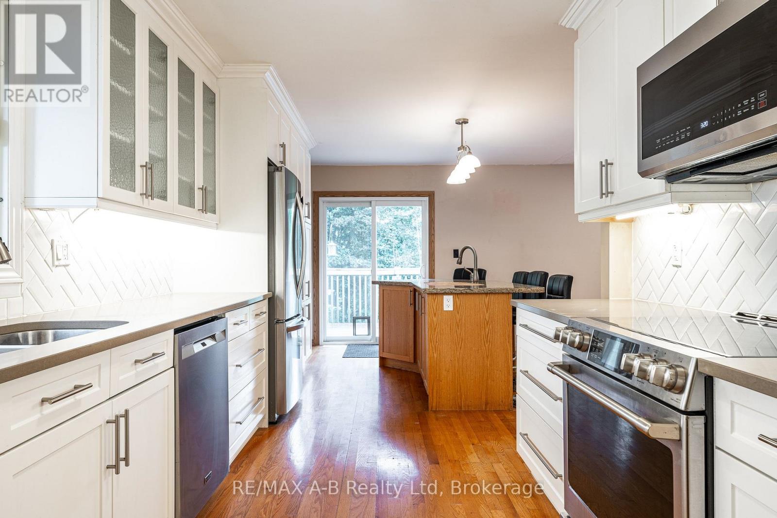 332 Widder Street E Property Photo 13