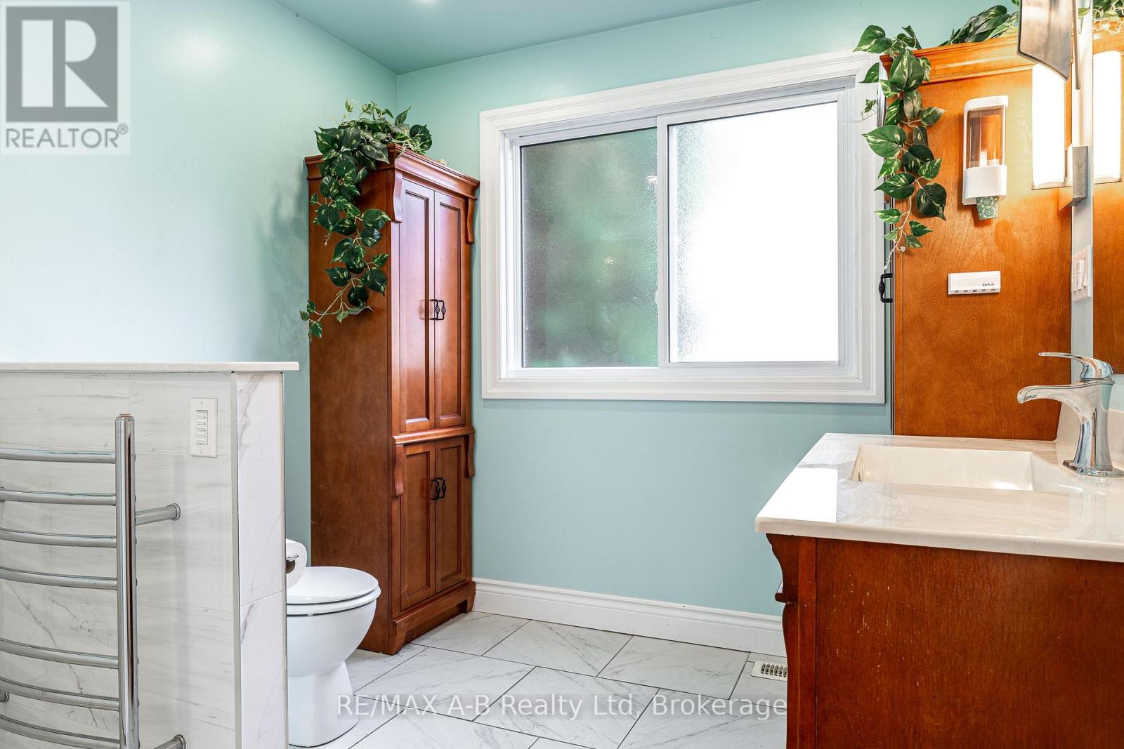 332 Widder Street E Property Photo 18