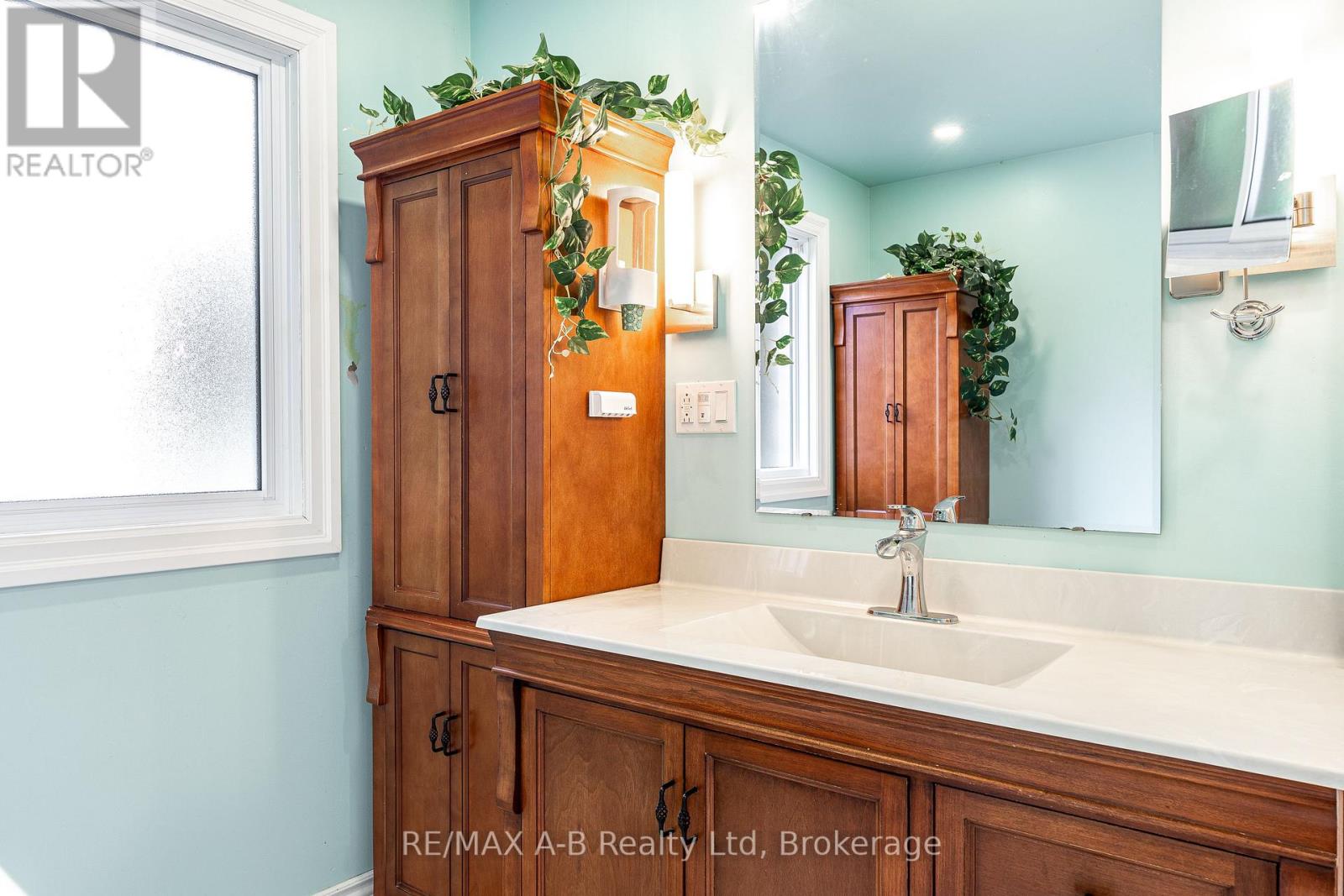 332 Widder Street E Property Photo 19