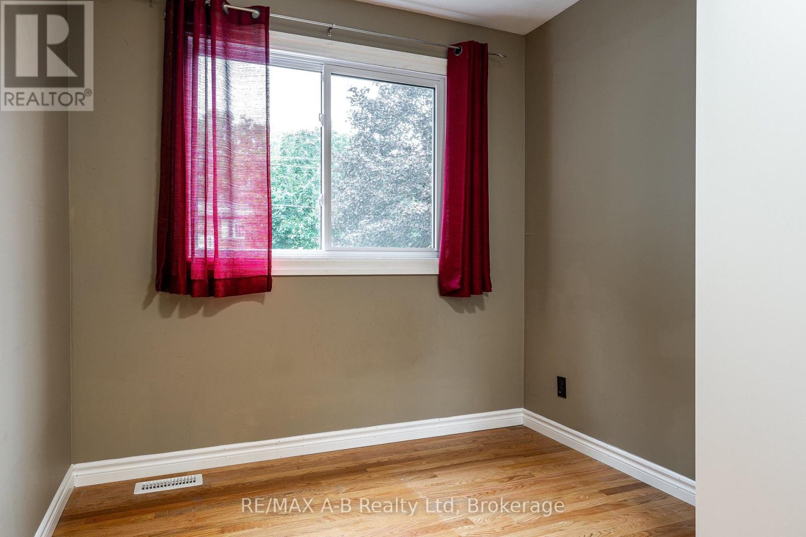332 Widder Street E Property Photo 21