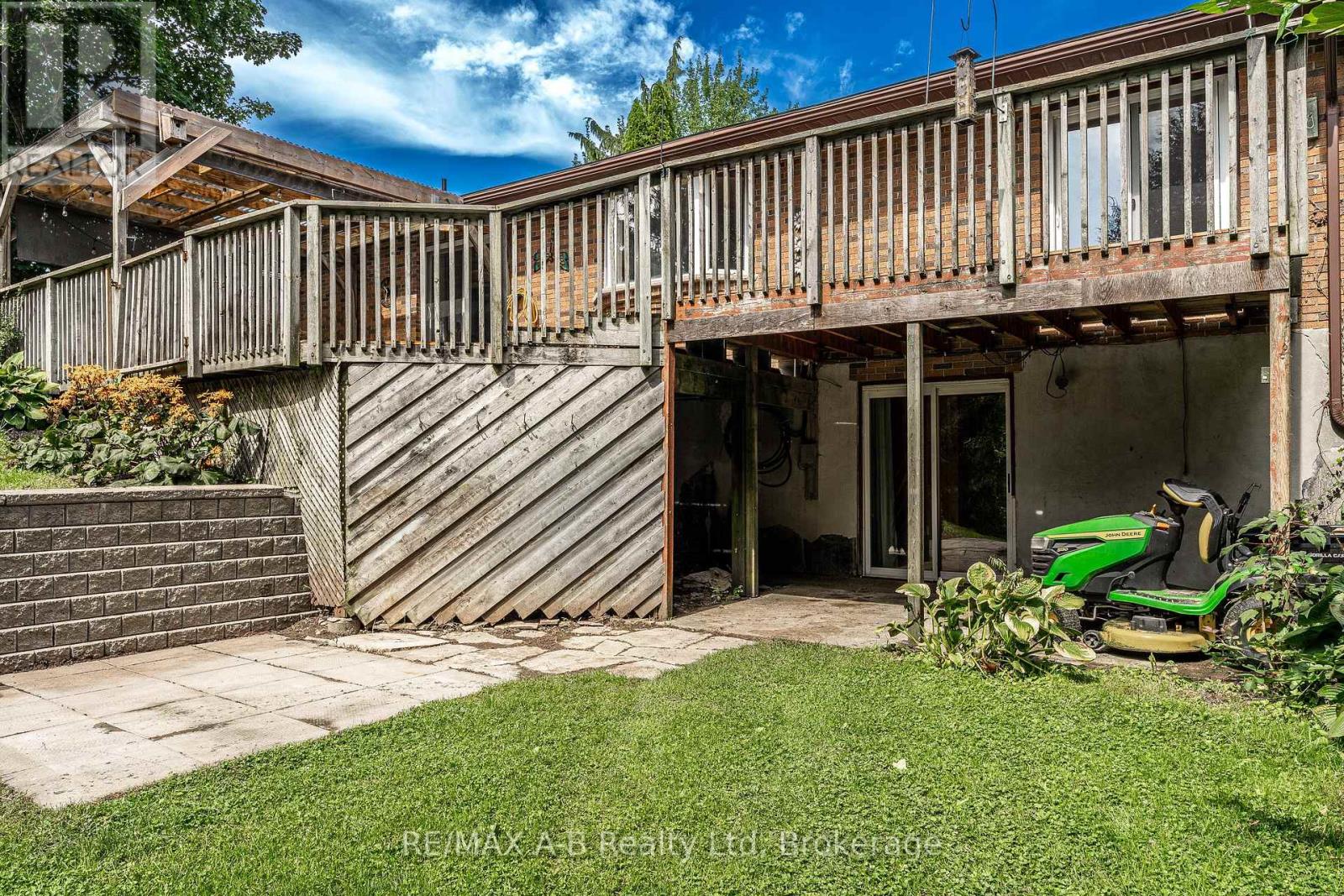 332 Widder Street E Property Photo 34