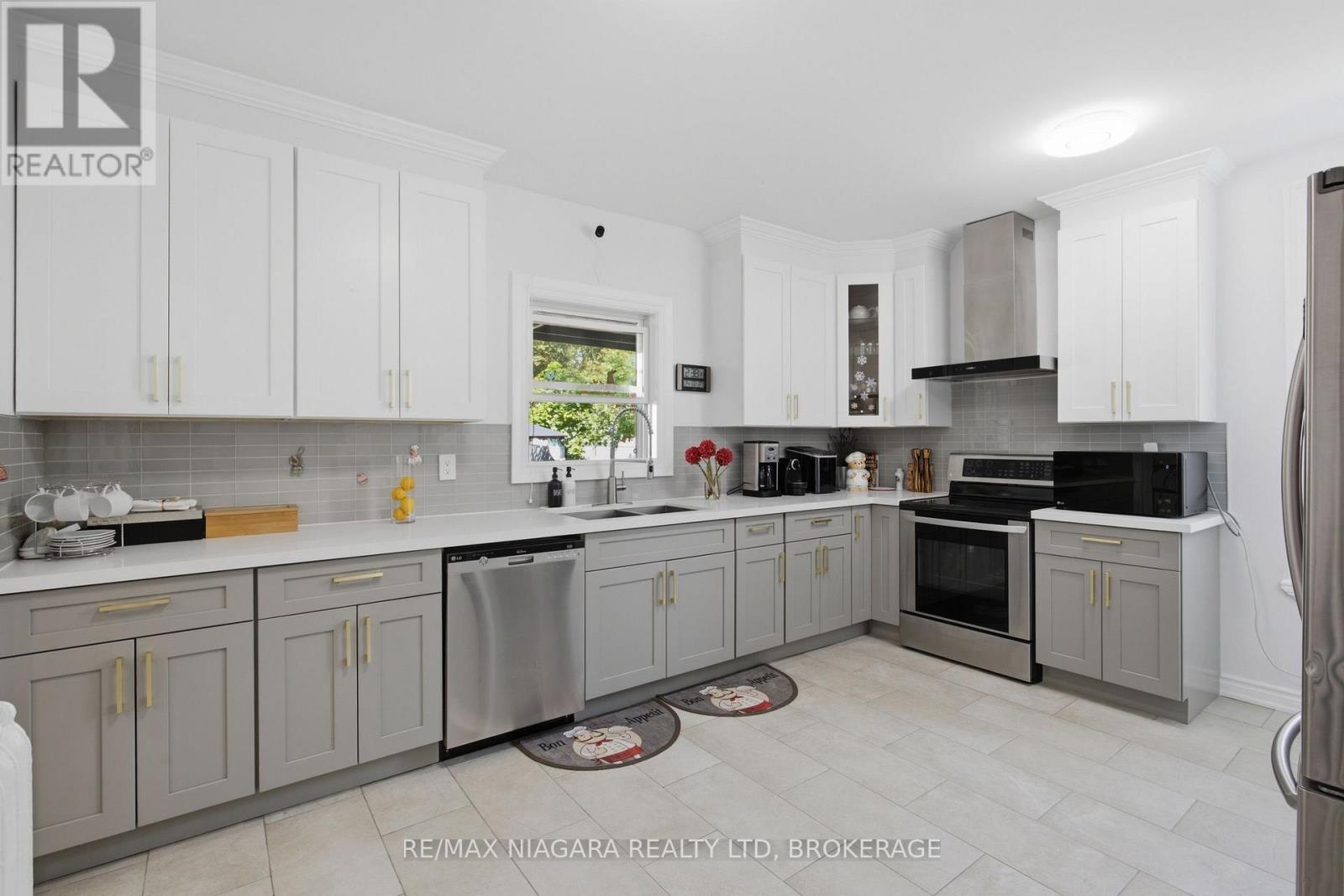 4291 Simcoe Street Property Photo 11