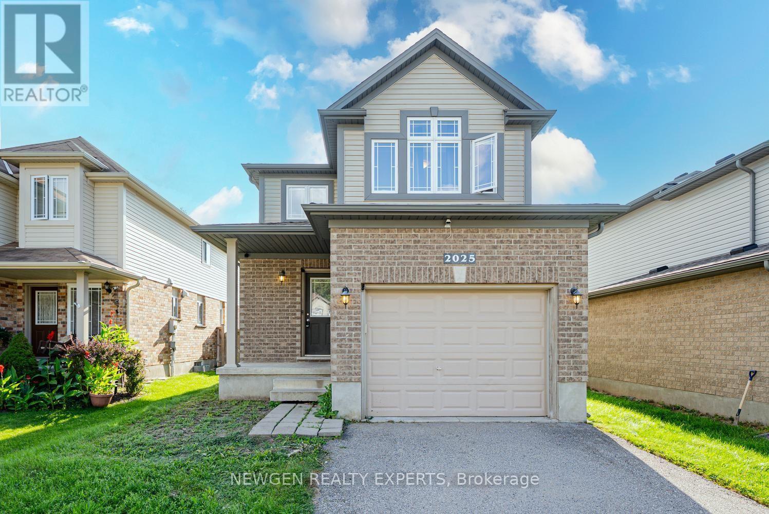 2025 DENVIEW AVENUE Property Photo 1