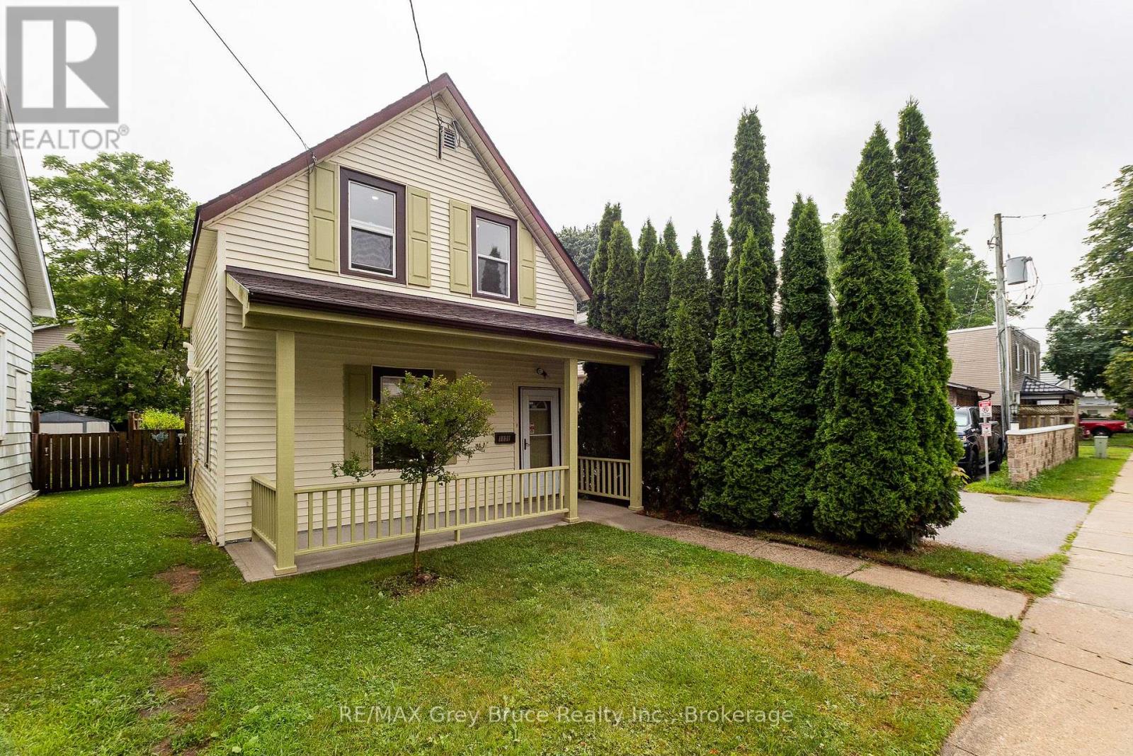 1131 3RD AVENUE W Property Photo 1