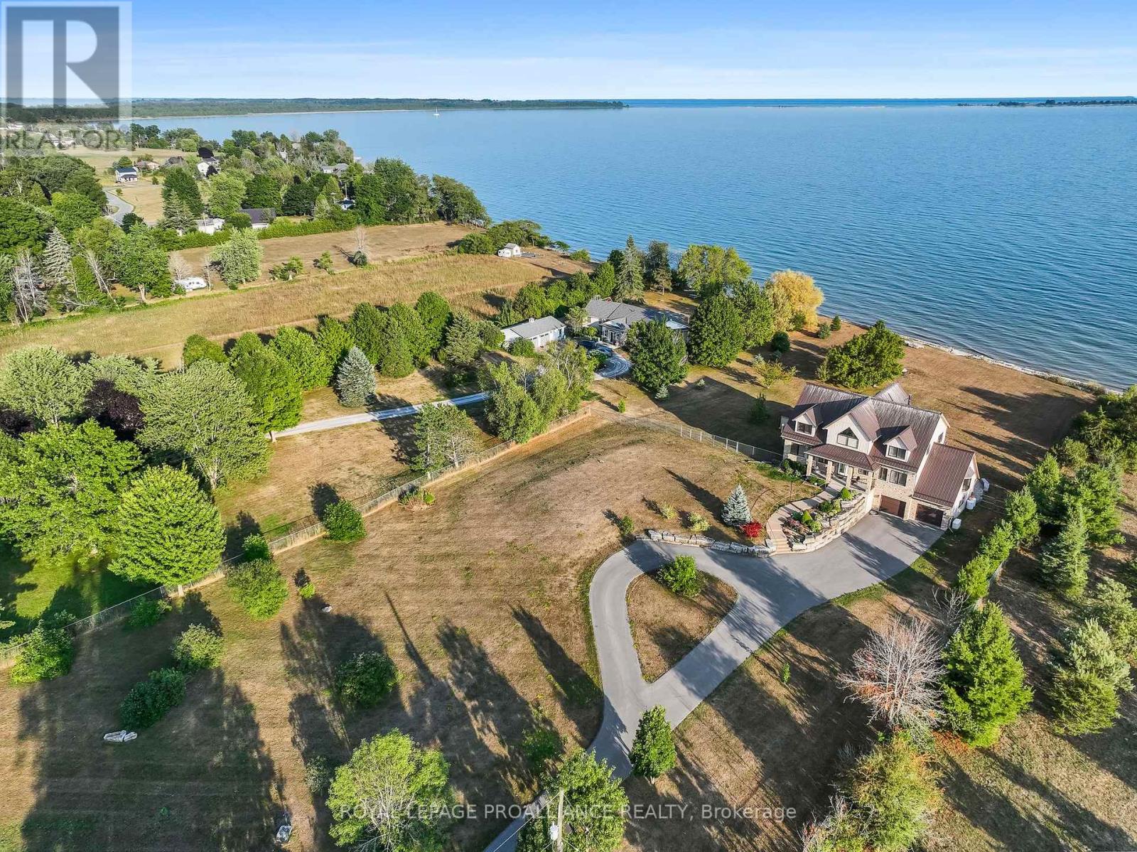 263 Lakeshore Road Property Photo