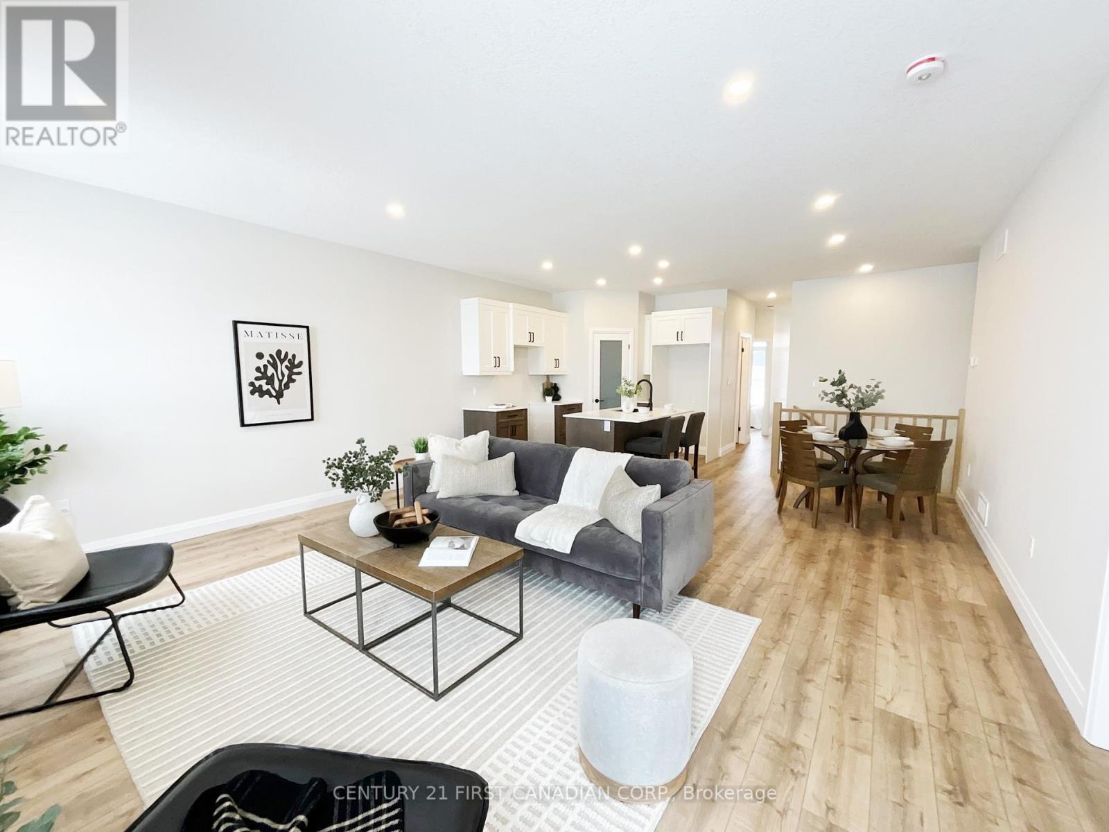7 Postma Crescent Property Photo 17