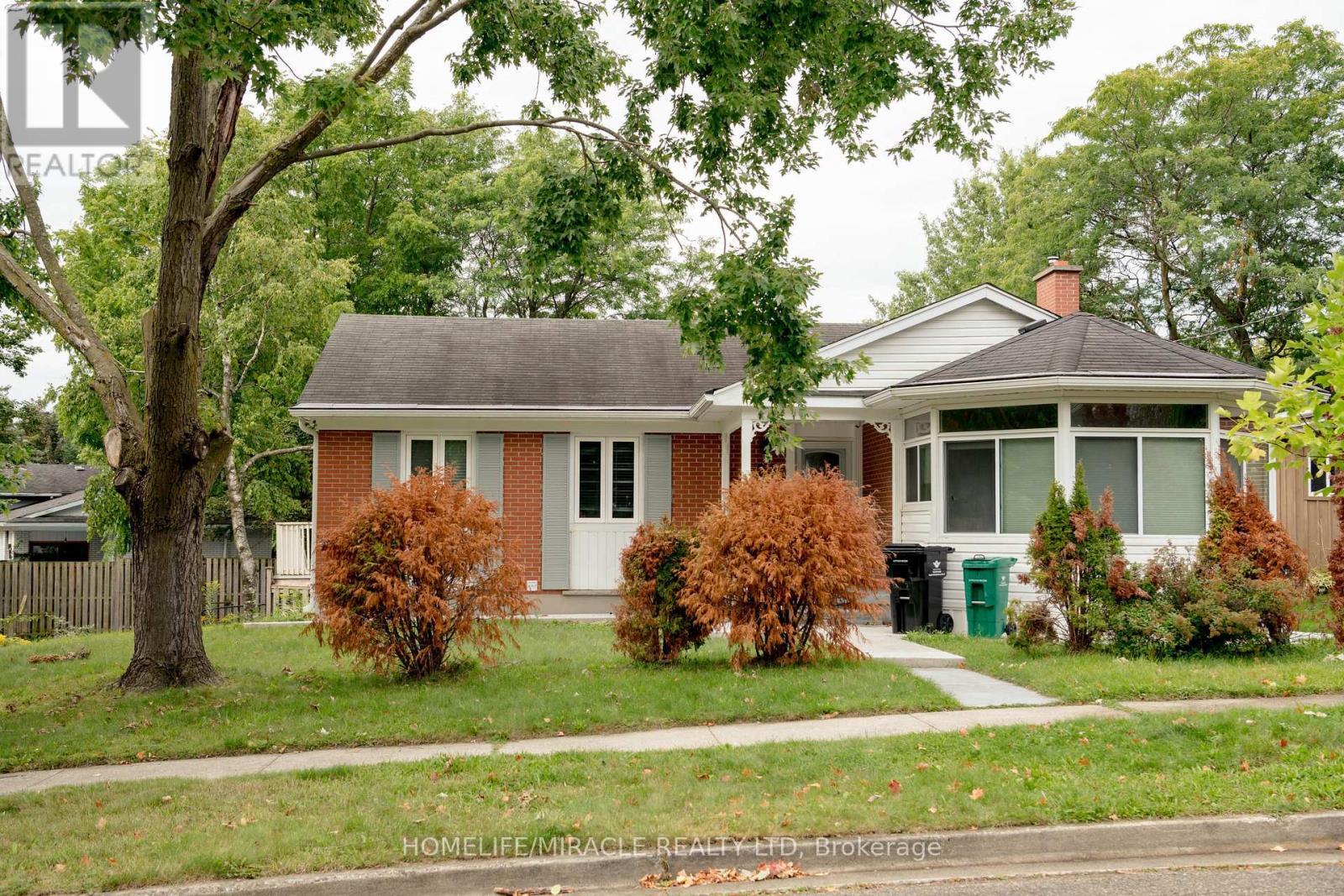 25 Thornridge Crescent Property Photo 1