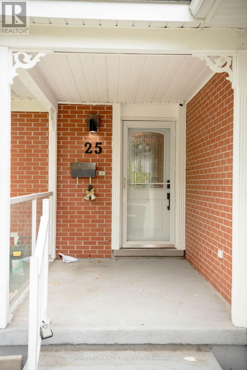 25 Thornridge Crescent Property Photo 2