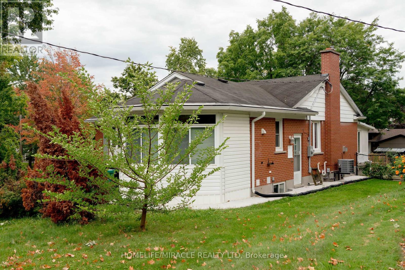 25 Thornridge Crescent Property Photo 3