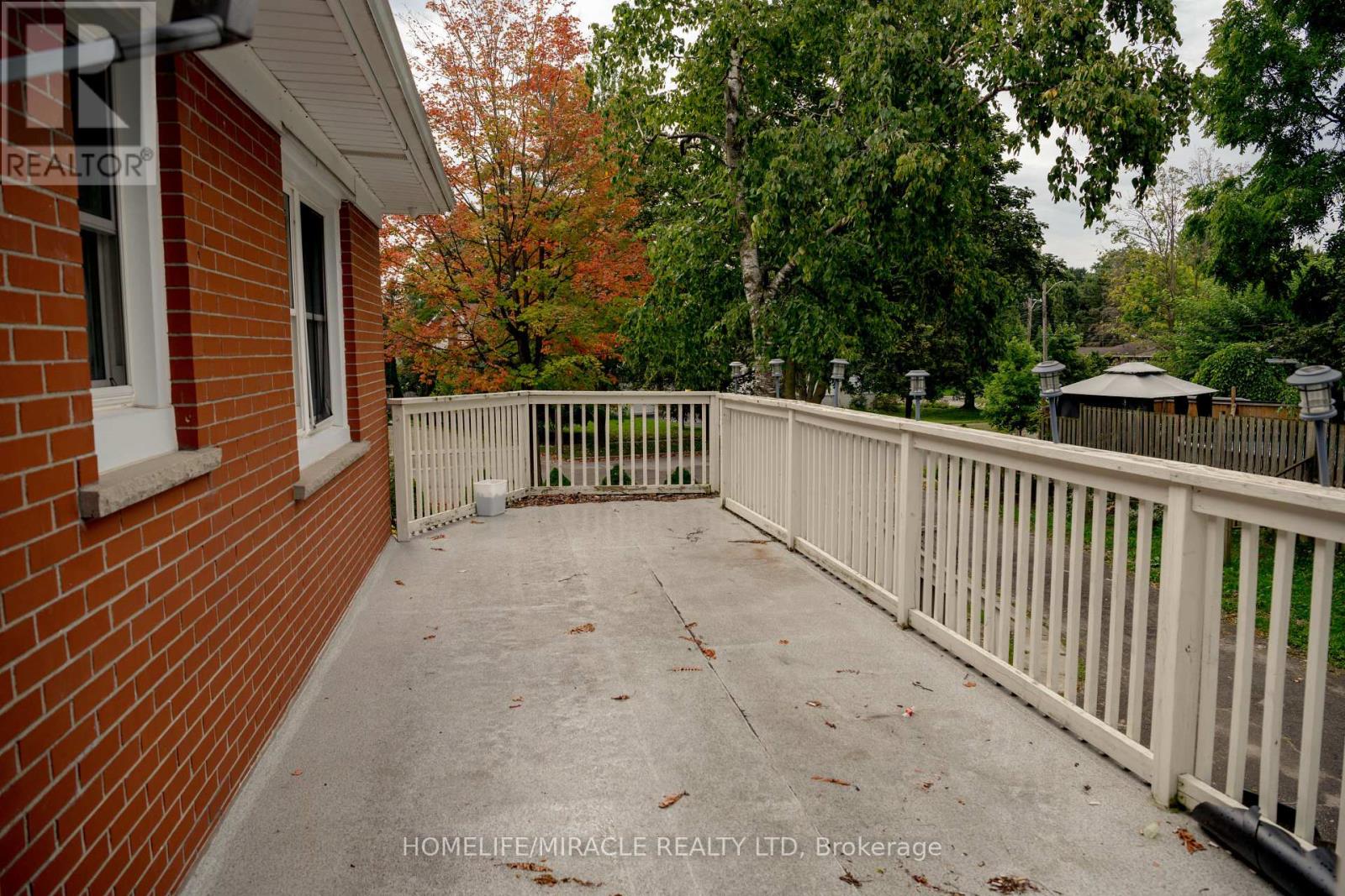 25 Thornridge Crescent Property Photo 8