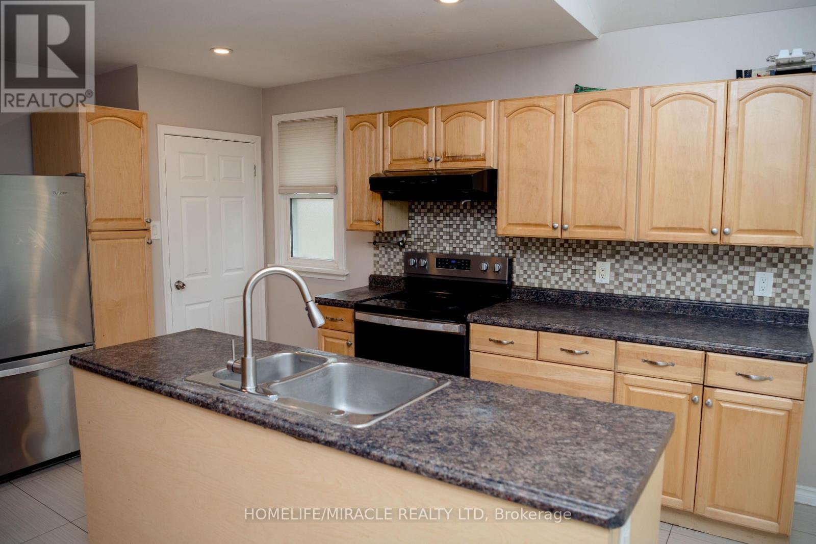 25 Thornridge Crescent Property Photo 9