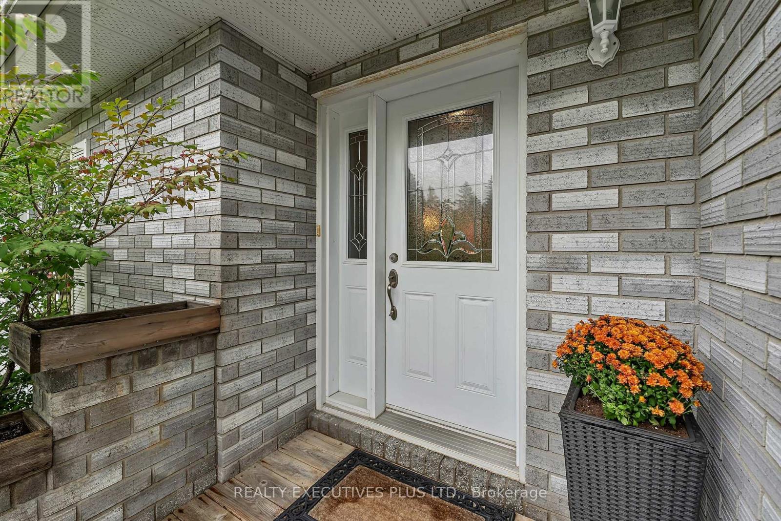 4413 Champlain Street Property Photo 5