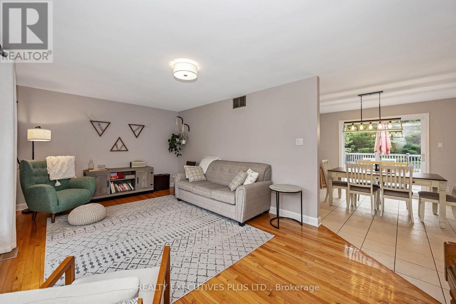 4413 Champlain Street Property Photo 8