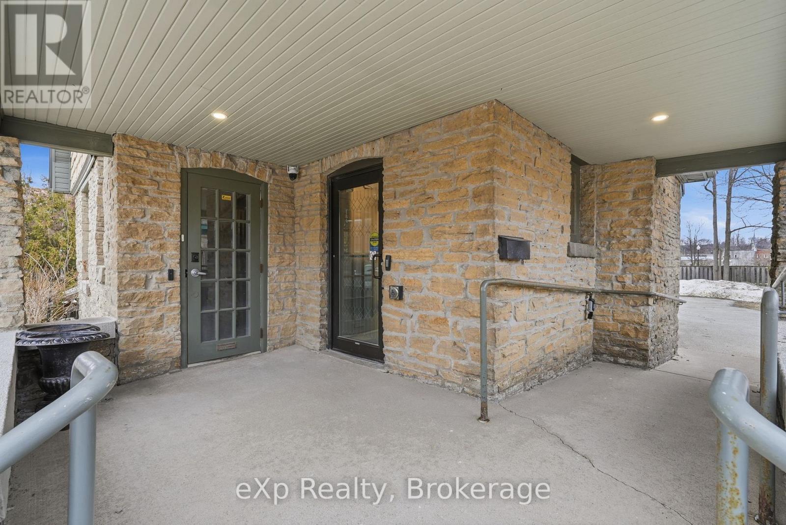 1025 2nd Avenue W Property Photo 6