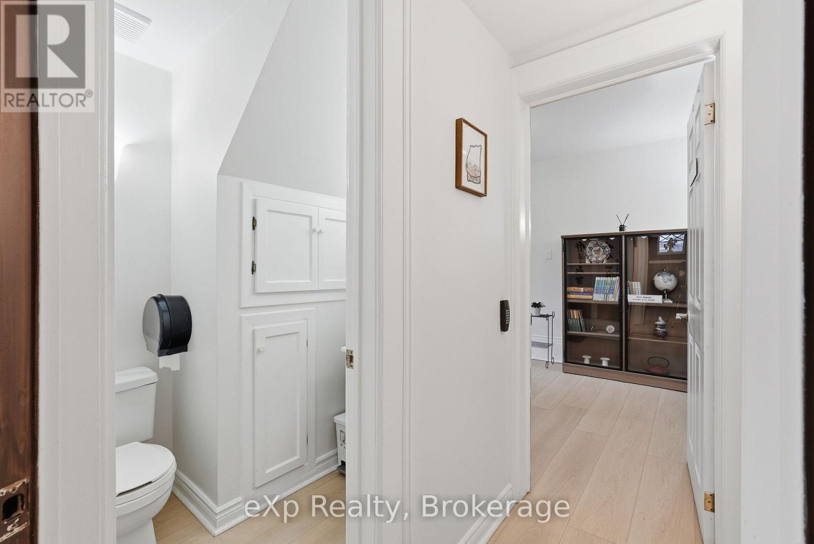 1025 2nd Avenue W Property Photo 9