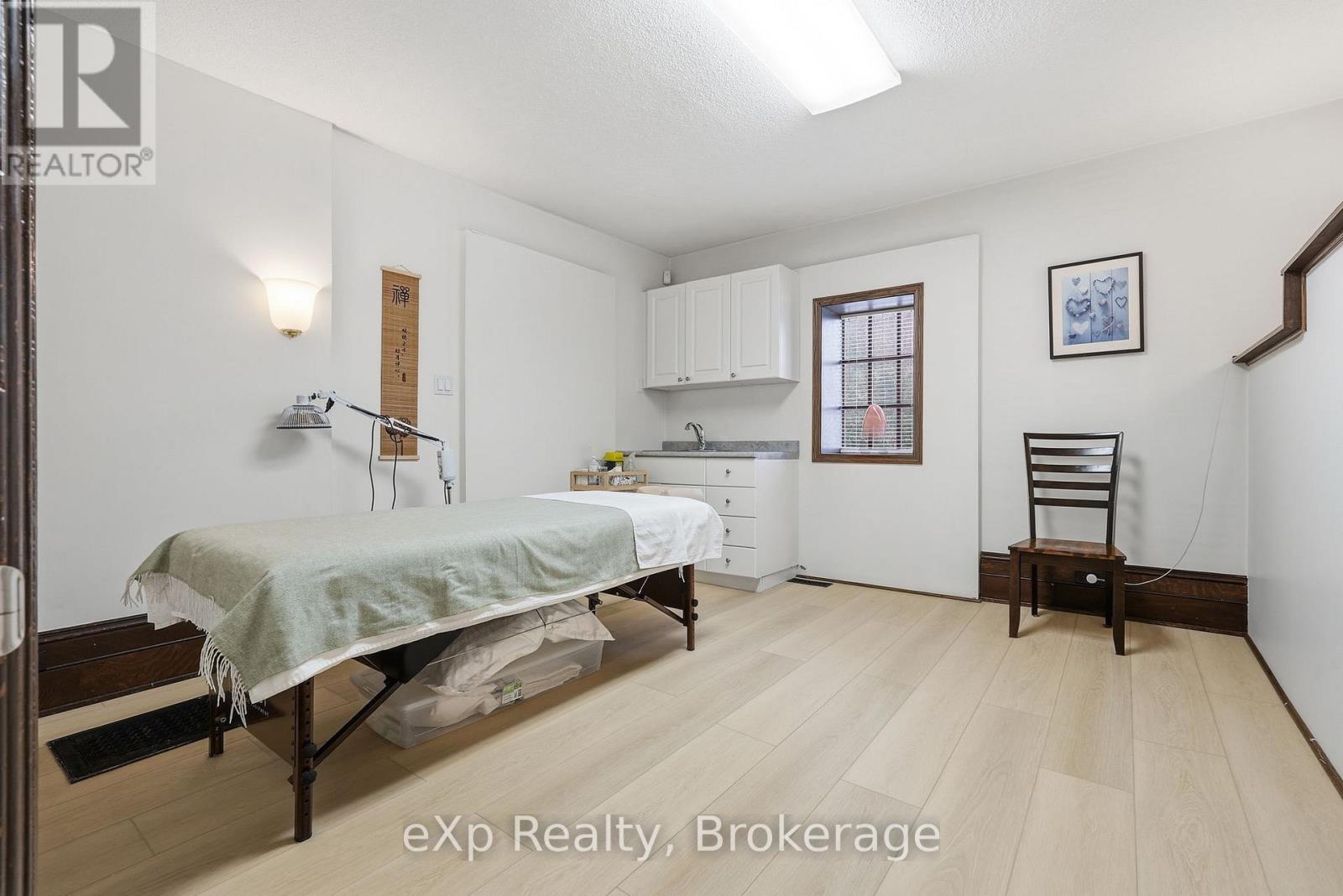 1025 2nd Avenue W Property Photo 14