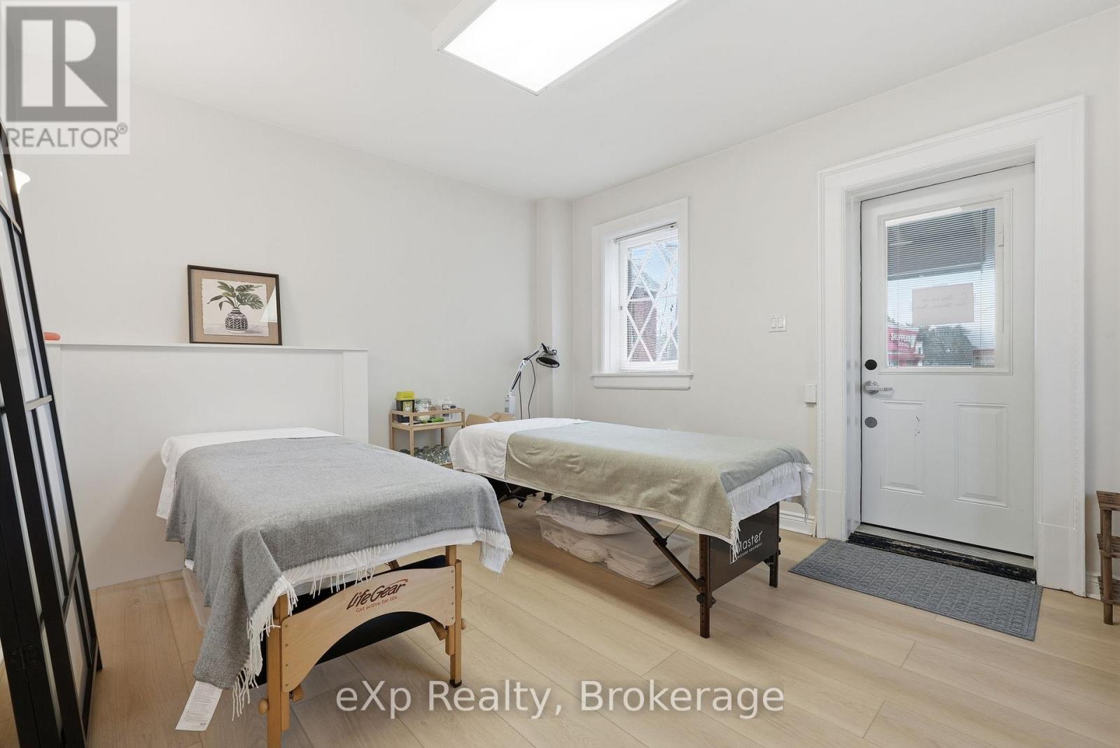 1025 2nd Avenue W Property Photo 17