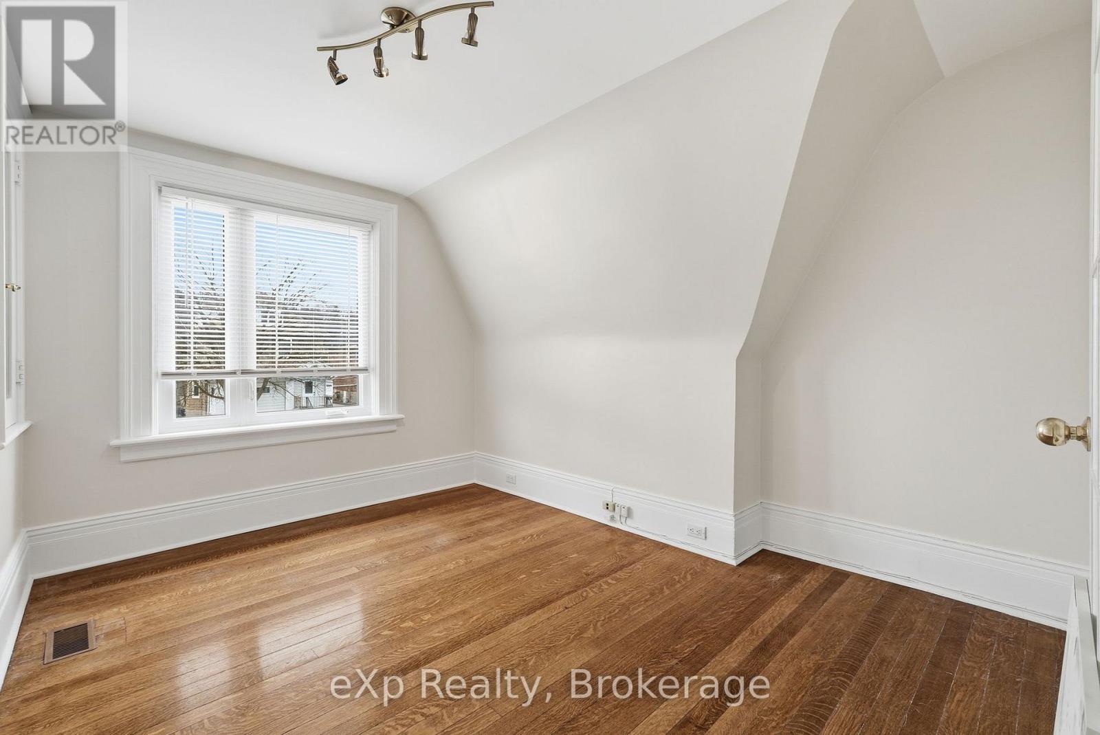 1025 2nd Avenue W Property Photo 23