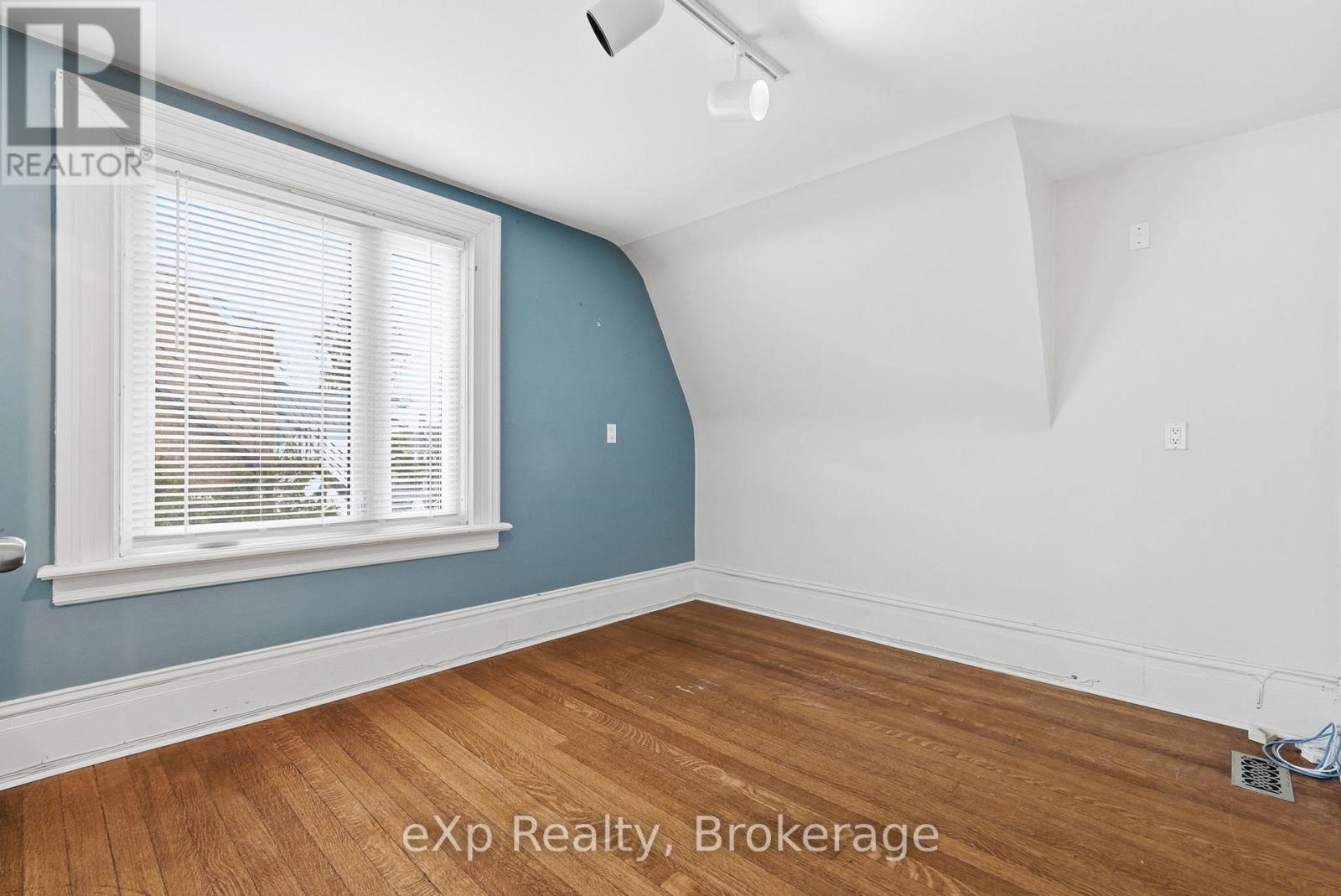 1025 2nd Avenue W Property Photo 26