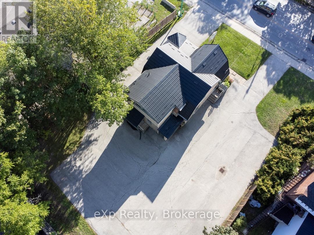 1025 2nd Avenue W Property Photo 33