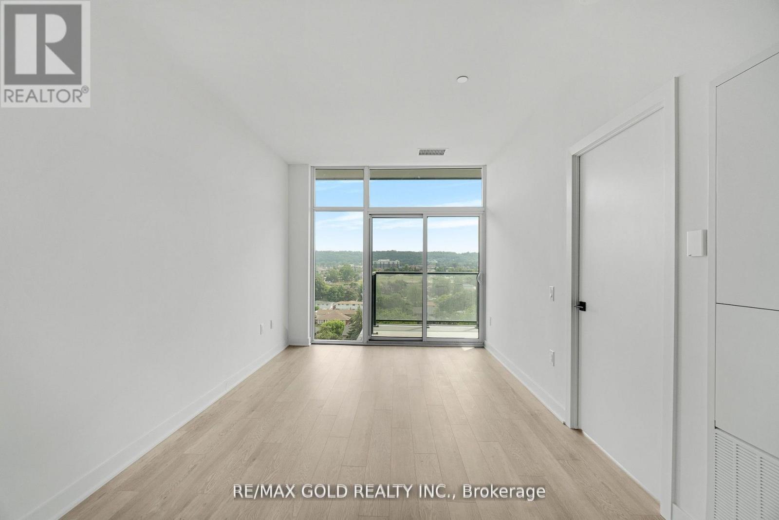 803 - 2782 Barton Street E Property Photo 16