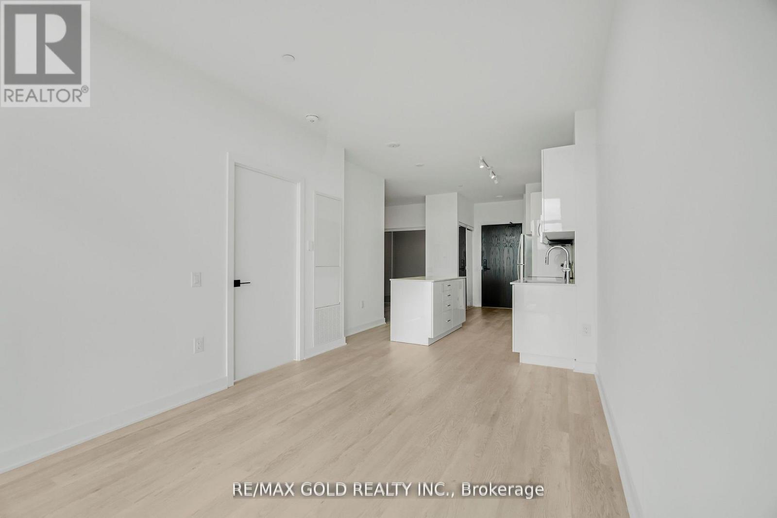 803 - 2782 Barton Street E Property Photo 17