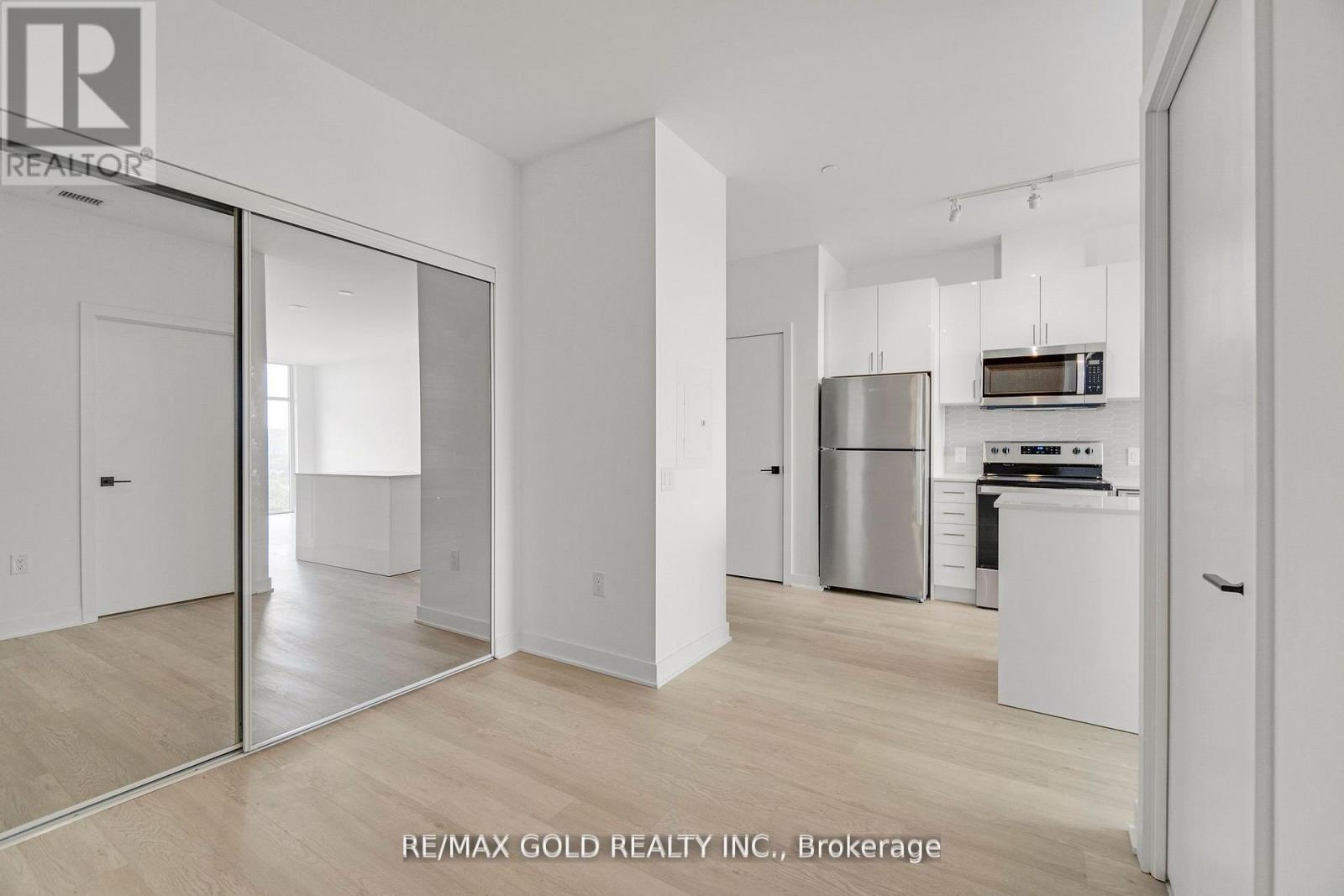 803 - 2782 Barton Street E Property Photo 24