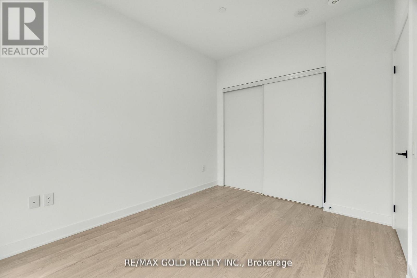 803 - 2782 Barton Street E Property Photo 29