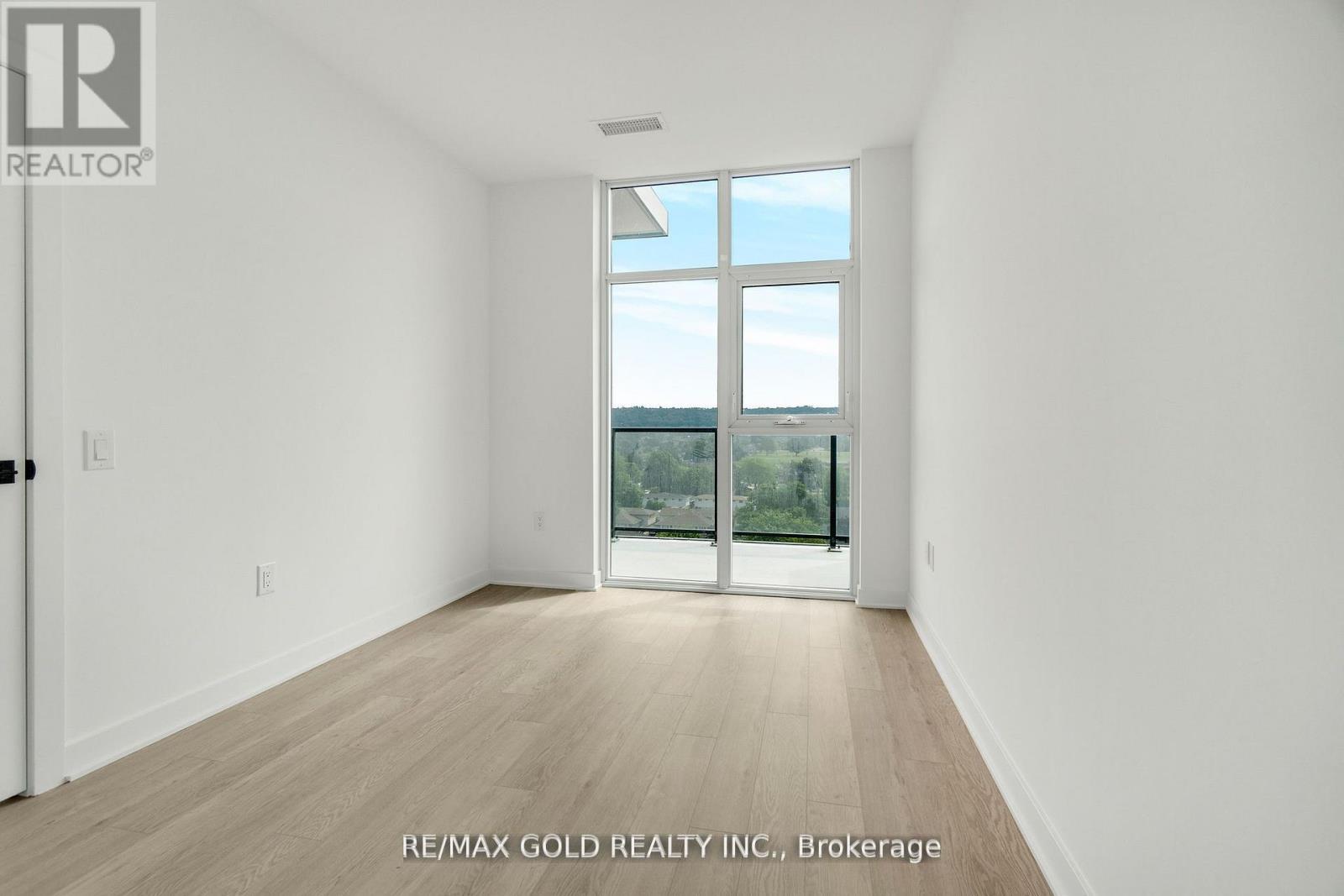 803 - 2782 Barton Street E Property Photo 30
