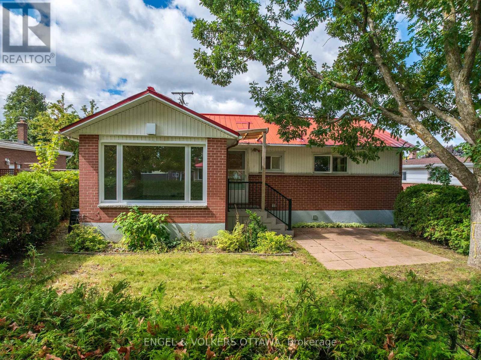 2034 CORNISH STREET Property Photo 1