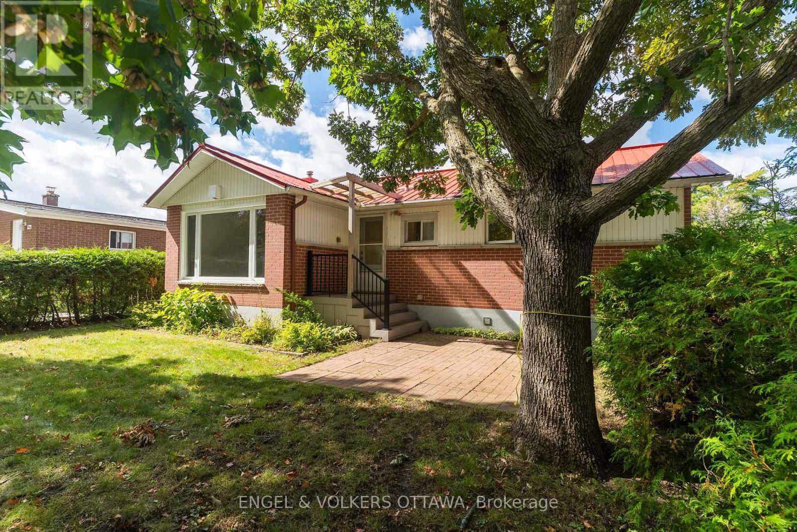 2034 Cornish Street Property Photo 2