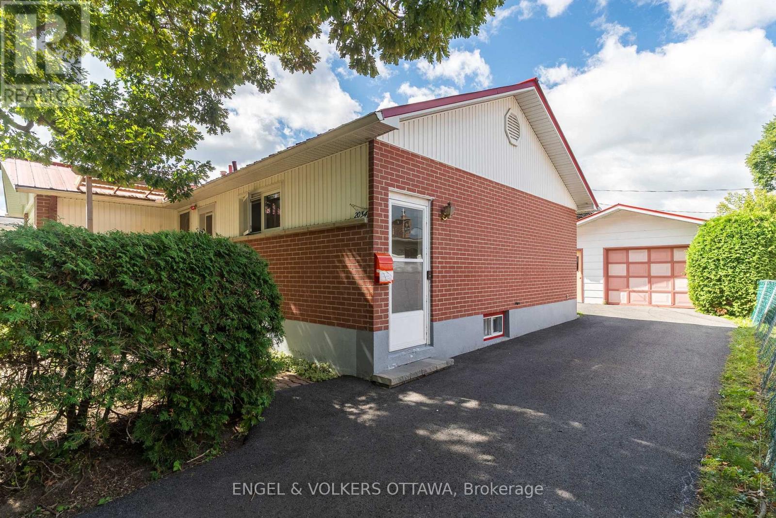 2034 Cornish Street Property Photo 3