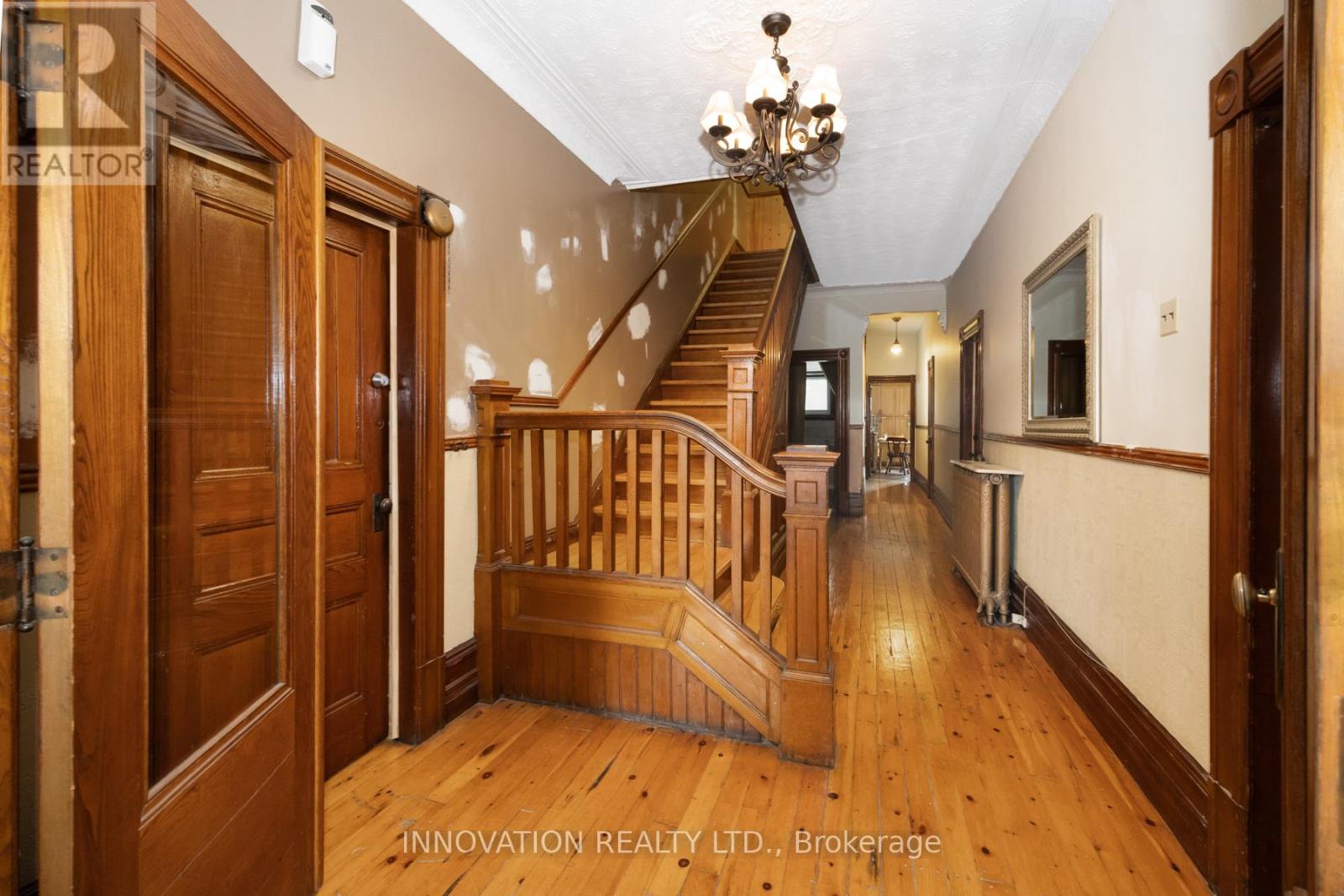4550 Ste-catherine Street Property Photo 7