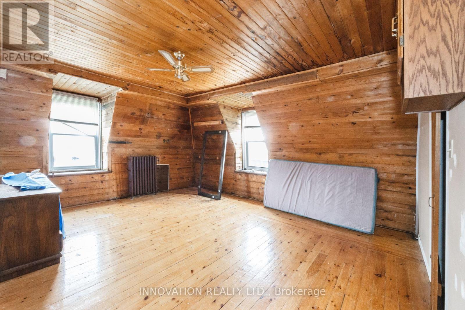 4550 Ste-catherine Street Property Photo 21