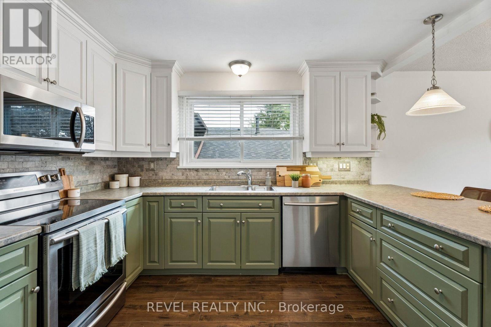 317 Rexford Drive Property Photo 13