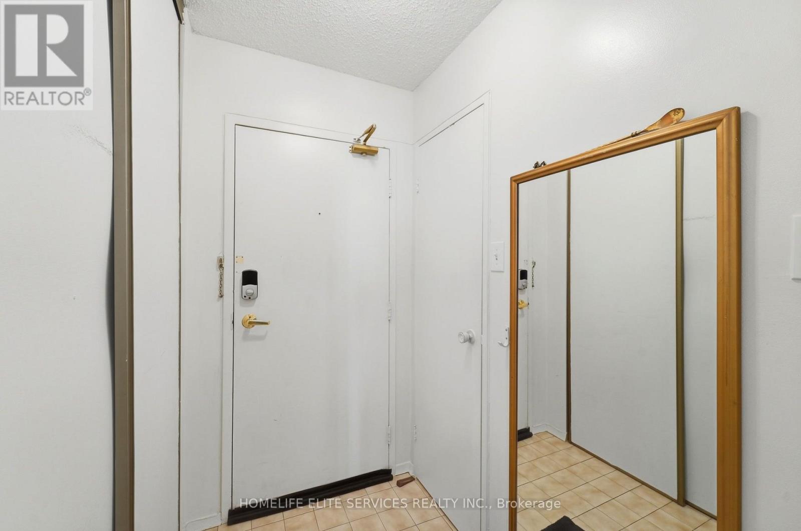 909 - 500 Laurier Avenue W Property Photo 5