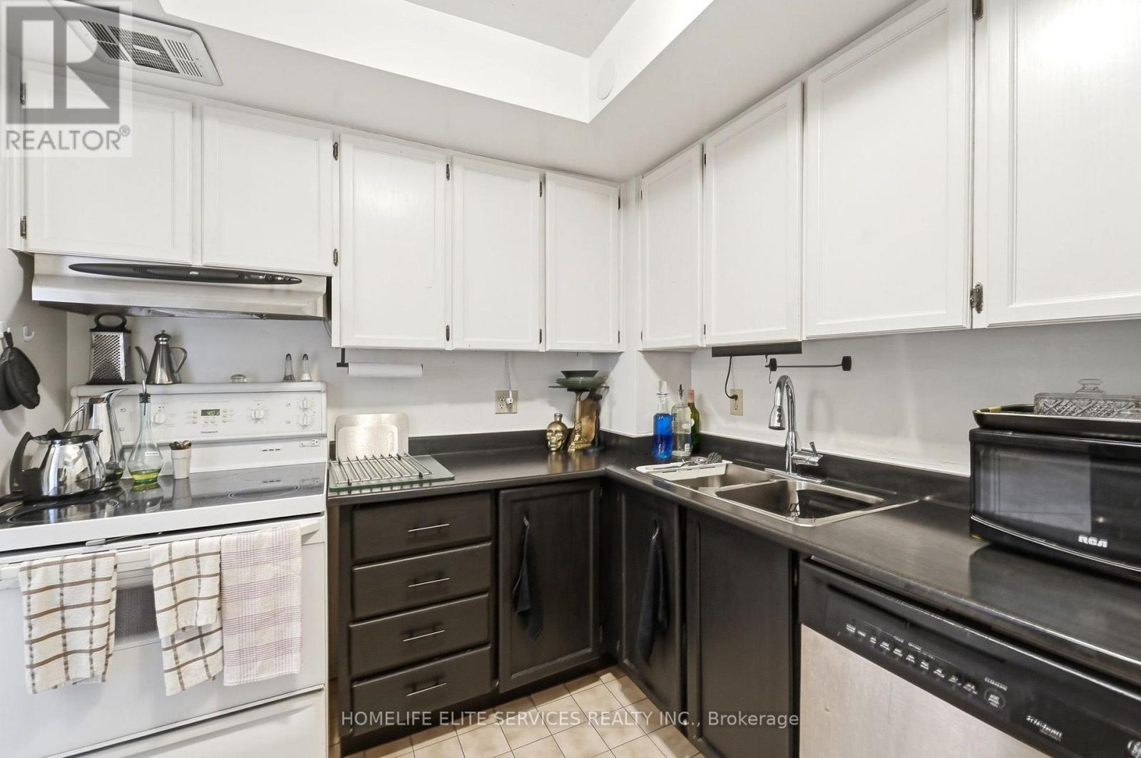 909 - 500 Laurier Avenue W Property Photo 13