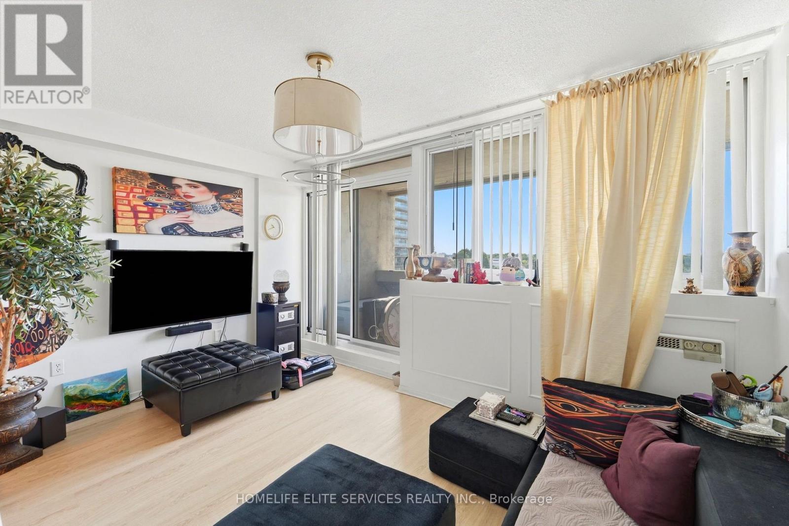 909 - 500 Laurier Avenue W Property Photo 15