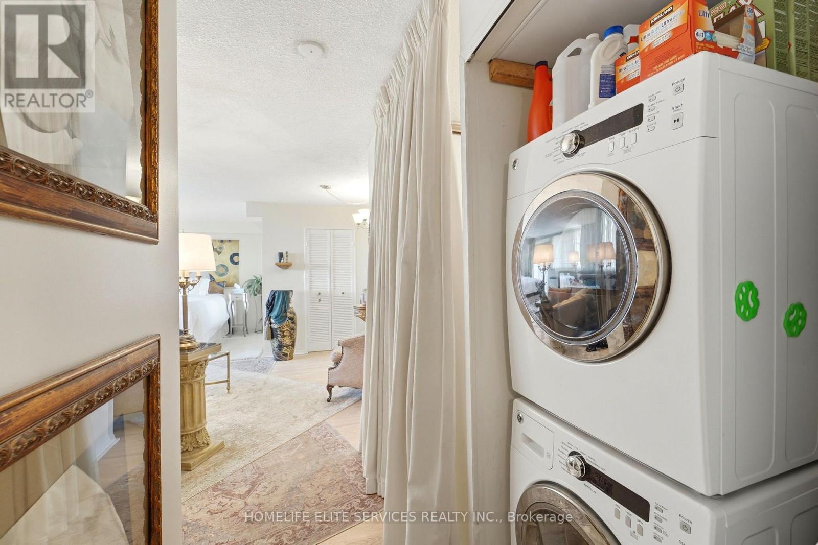 909 - 500 Laurier Avenue W Property Photo 25