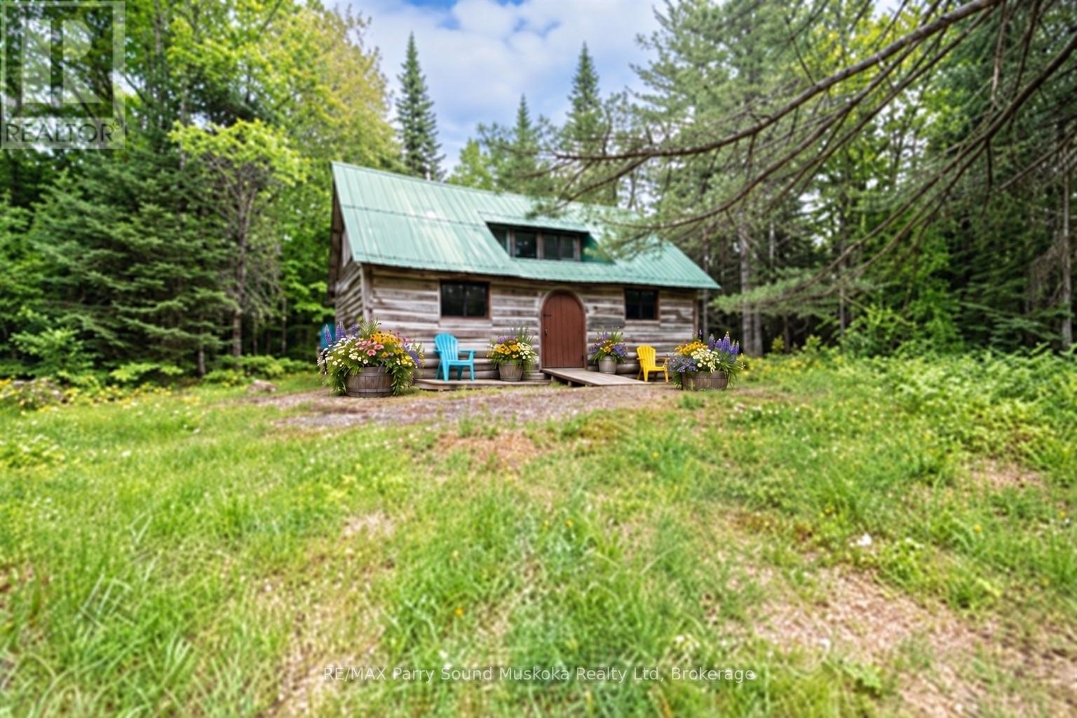 141 Middle Road Property Photo 2